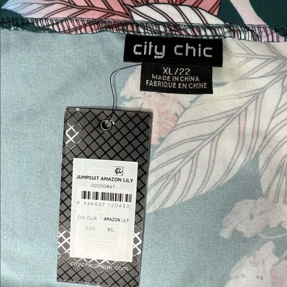 City Chic Jumpsuit in Emerald Amazon Lily Print - Picture 6 of 8